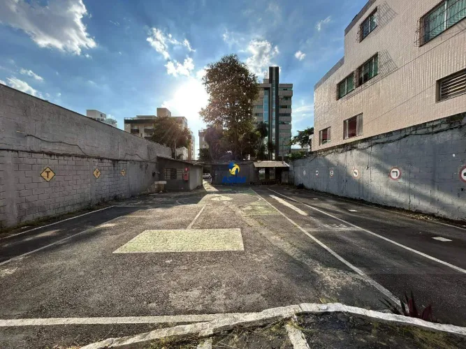 LOTE 420m² COM ESTRUTURA COMERCIAL NO BAIRRO CASTELO BELO HORIZONTE
