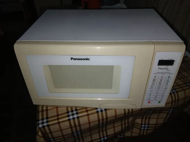 Microndas Panasonic 21 litros bem conservado faço entrega e dou garantia de 2 meses