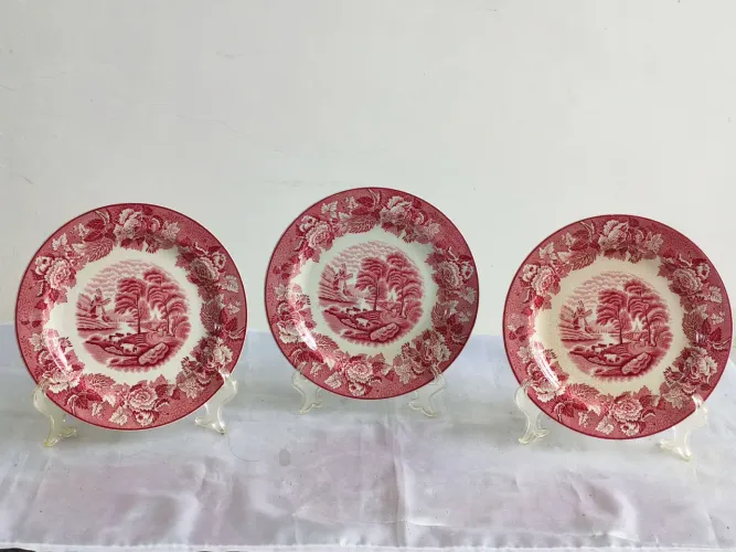 Lindos pratos ingleses para decoração.
