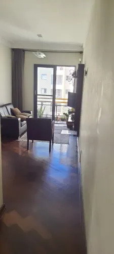 Excelente Apartamento | Piso de Madeira | Armários Embutidos | Aquecimento a Gás