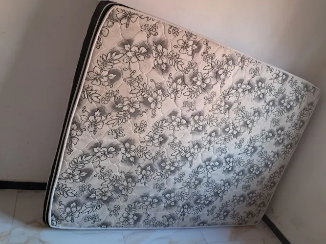 Vendo colchão de casal