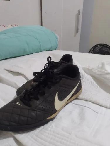 Vendo chuteira da Nike original para quadra 