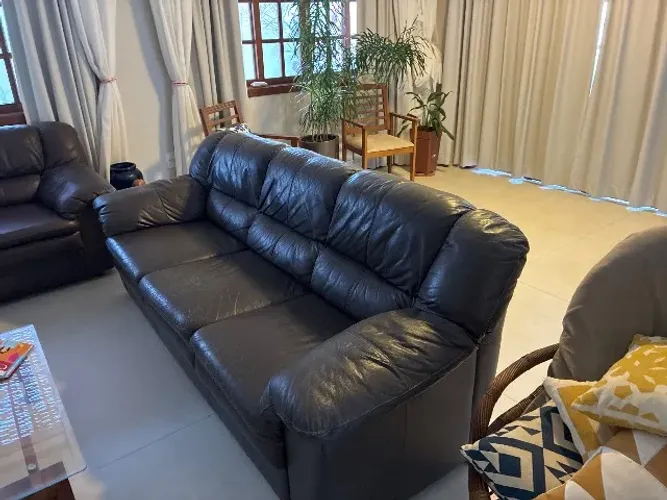 Conjunto sofá em couro legítimo 2 e 3 lugares