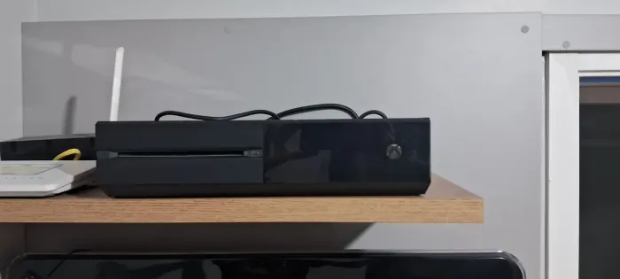 Vendo x box one + Kinect +2 controles(controles nao estão em perfeito estado)