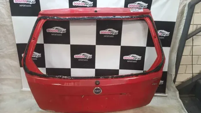 Tampa Traseira Palio Sapão 04/15 Com detalhe Vermelho