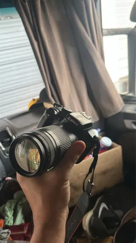 Câmera cânon 1100D