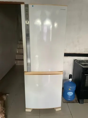 Geladeira Panasonic 423L