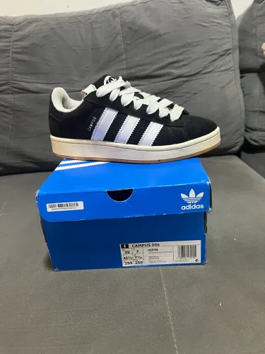 Adidas campus