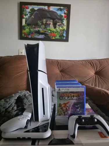Ps5 mídia física e digital com 2 controles sem nenhum problema