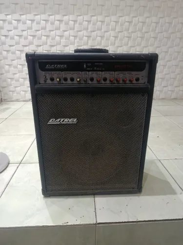 Caixa amplificada Datrel DMU-12150 funcionando