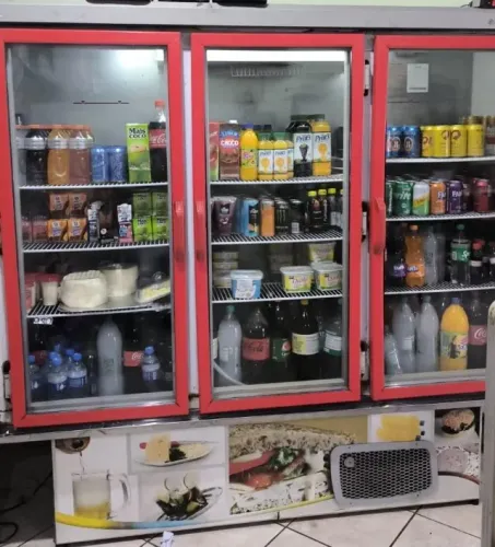 Padaria montada Balcões refrigerados e Prateleiras,gôndolas...