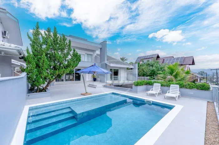 Casa com 3 dormitórios à venda, 264 m² por R$ 1.830.000,00 - Nações - Timbó/SC