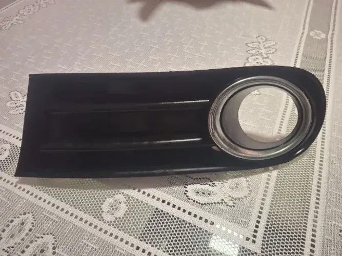 Moldura/Grade para o farol de milha do Gol G5 (2009 a 2012) - Lado Esquerdo