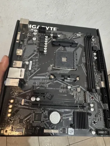 Placa Mãe Gigabyte A520M K V2, Usada