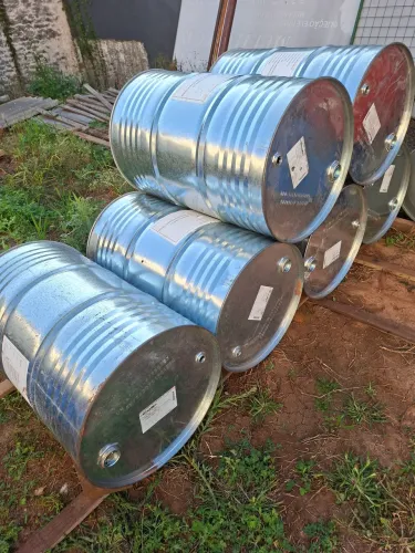 Tambores galvanizado 200L. Excelente pra fazer churrasqueira, chapa grossa