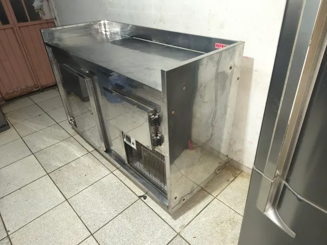 Balcão refrigerado inox 220v medidas 1,60x0,90 dependendo do local entrega grátis hoje