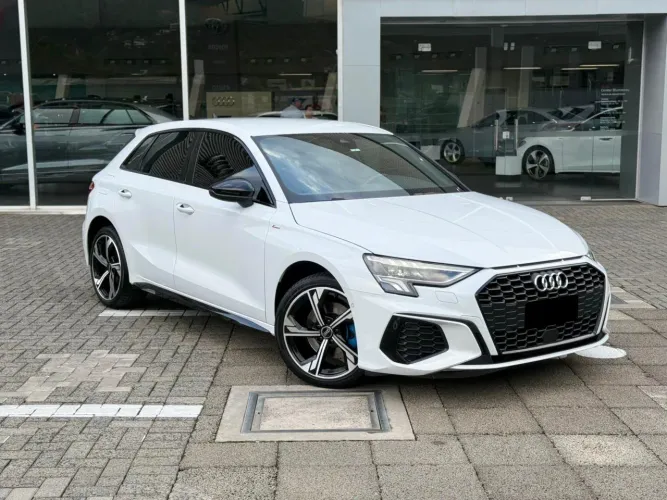 Audi A3 Sportback S-line 2.0 TFSI S-tronic 2022