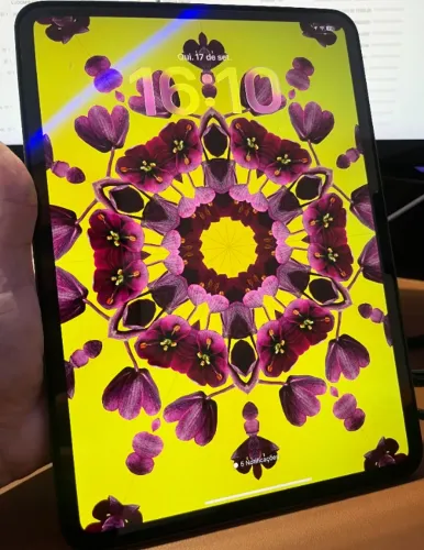 IPAD M4, TELA OLED, 120HZ, 8GB DE RAM, 256GB DE ARMAZENAMENTO (EXCELENTE ESTADO)