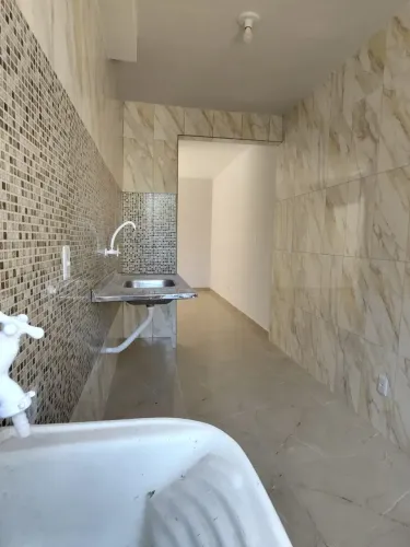 Apartamento no Residencial Portal dos Ipês III. Com 2 qrts, sendo 1 vaga de garagem