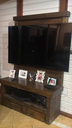 RACK DE MADEIRA MACIÇA E PAINEL PARA TV