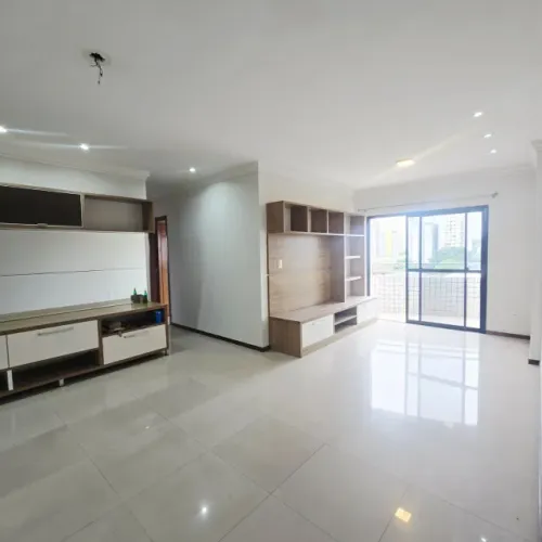 Apto, 100m², 3/4, 2 vgs, no Ed. Porto do Sol