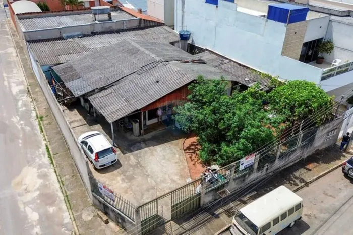 Lote de Esquina plano regularizado na Vila Planalto Próximo à Concha Acústica e à Orla do