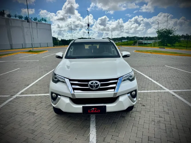 Toyota Hilux SW4 SRX 4X4 2.8 TDI 16V Dies. Aut. 2016