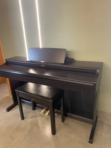 Piano Yamaha YDP 165