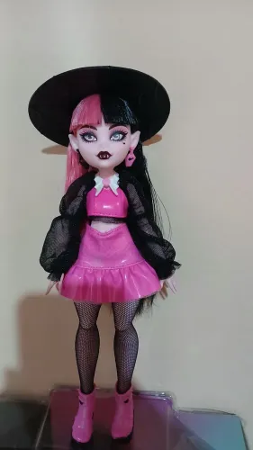 Boneca Monster High G3 Draculaura Core Refresh