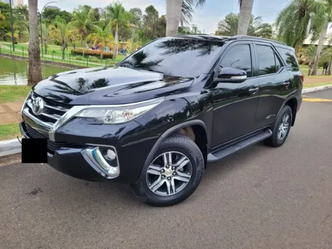 Toyota Hilux SW4 SR 4X2 2.7/ 2.7 Flex 16V Aut. 2017