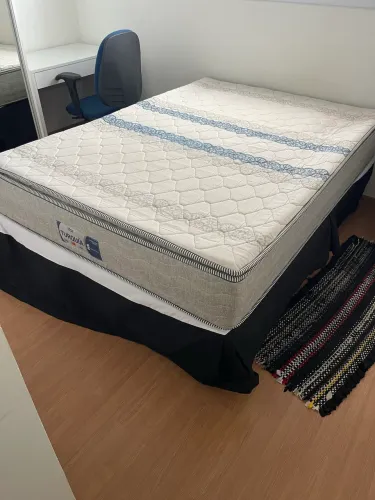 Cama Box Casal Colchão de Mola Excelente Estado