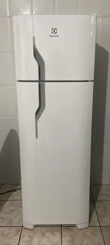 Geladeira eletrolux (240LITROS)