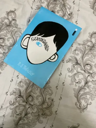 Livro Extraordinário de R.J Palácio