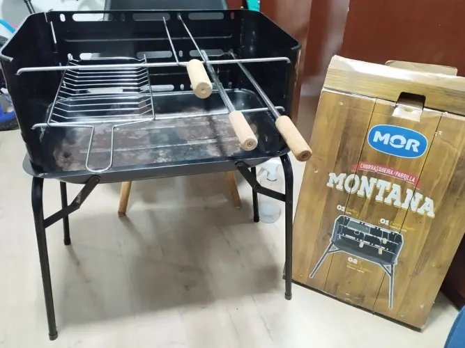 Churrasqueira de Aço Mor Montana + Kit Acessórios (Grelha e Espetos)