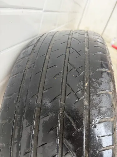 Vendo pneu 205 55 R16