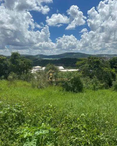 Lote no Condomínio Ouro Verde, com vista para a lagoa, ótima topografia, 534m