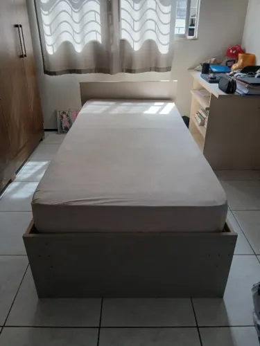 Cama de solteiro completa