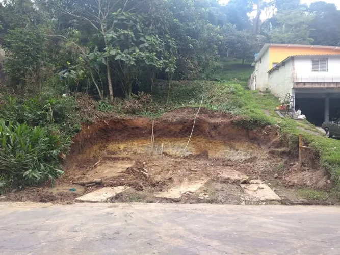 Vendo terreno clube de campo na avenida mico leão dourado