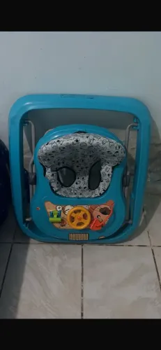 Vende-se Andador menino