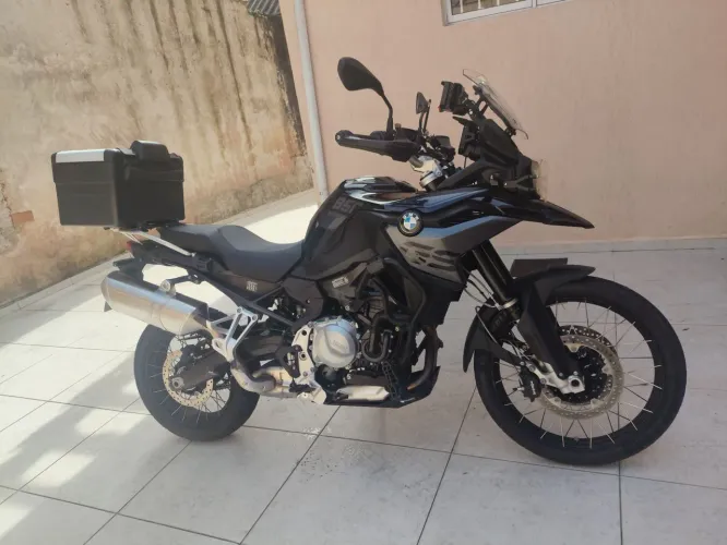 Vendo moto impecável