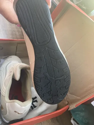 Vendo tênis do puma, motivo de venda n serviu, nunca usado tamanho 42