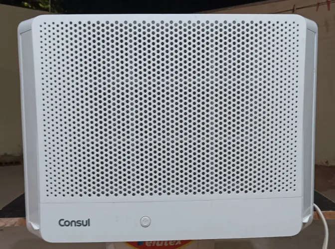 Ar condicionado de janela Consul 7500 btus 220 volts com controle remoto