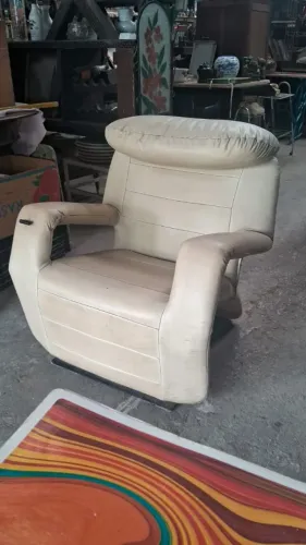 POLTRONA LAFER PONY RECLINAVEL EM COURO