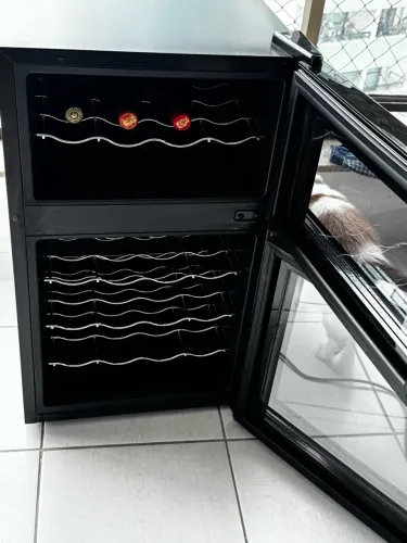Adega Philco 24 garrafas