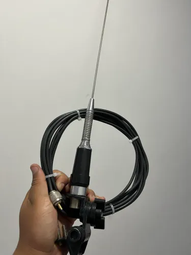 ANTENA PARA CARROS, CAMINHÕES, ETC.