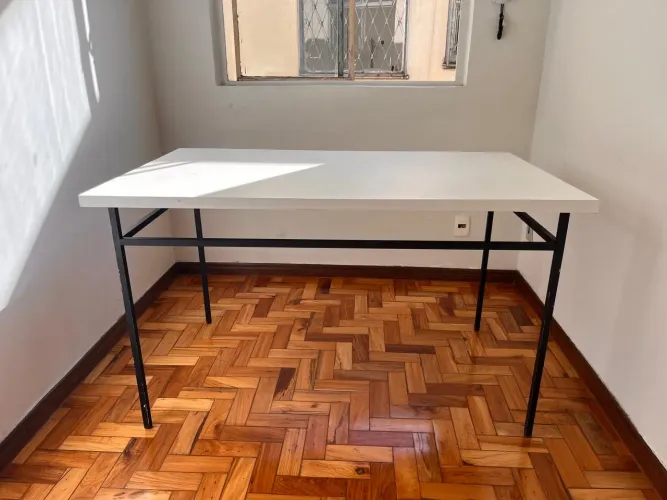 Mesa Industrial Branca para Home Office, Estudos ou Ateliê