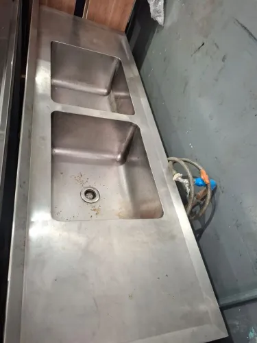 Pia de inox com duas cubas para cozinha industrial