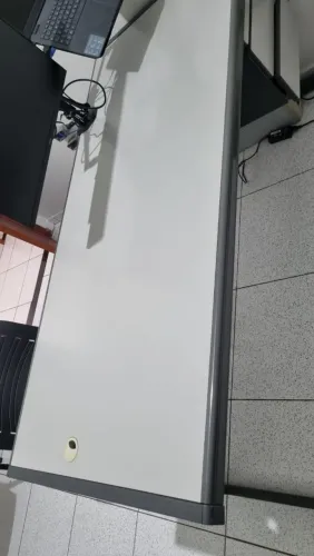 Mesa de escritório Resistente, marca Rivera