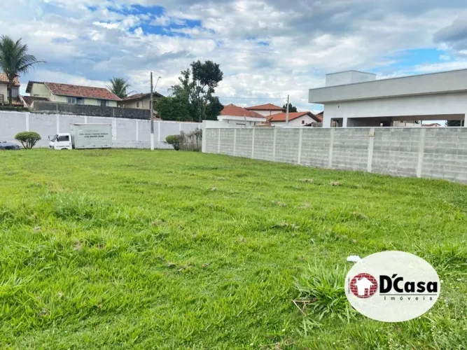 Excelente terreno à venda no condomínio Hortênsias, com 360m², localizado no bairro Estiva