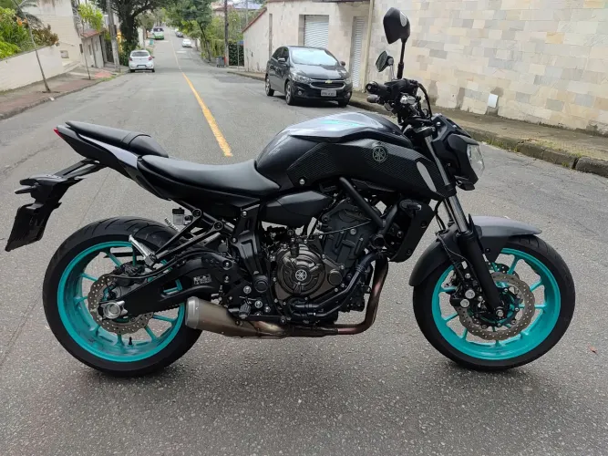 Mt07 2024/25 com 3000 kms rodados